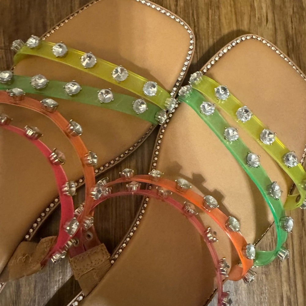 Sandals - Picture 4 of 4